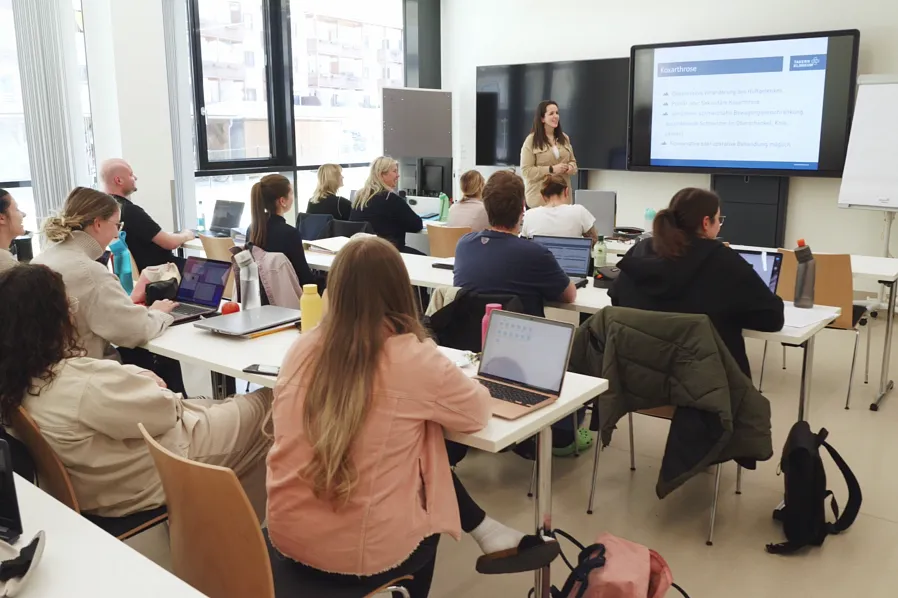 tk-bauteil-a-schule-klassenraum-copyrighttauernklinikengmbh-2023