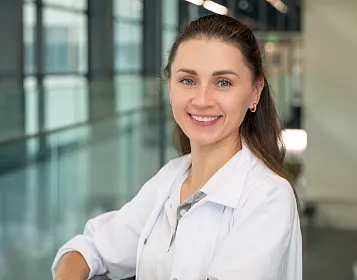 TK_Mitarbeiter_OlgaScharonow-2_Copyright_R.R.Wenzel_112025