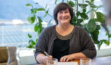 bild-1-angelika-mies-verwaltungsdirektorin-1024x683-2